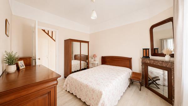 Maison
         5 pièces
        - 130 m² Bien prestige 419 000 € *