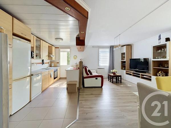 Appartement F4 à vendre  4 pièces - 79,57 m 2   COMBS LA VILLE  - 77