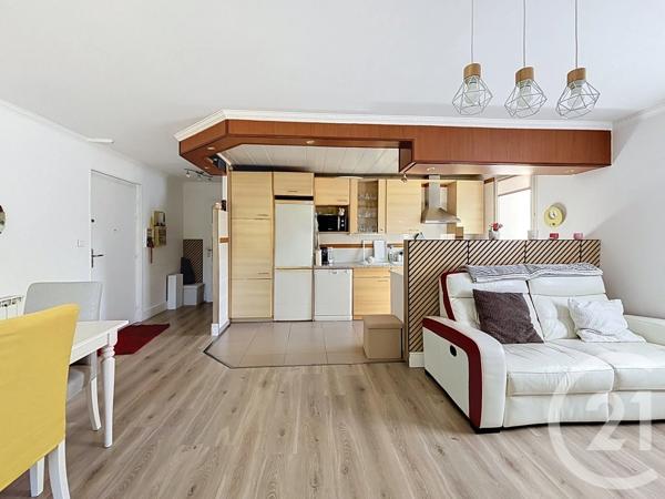 Appartement F4 à vendre  4 pièces - 79,57 m 2   COMBS LA VILLE  - 77