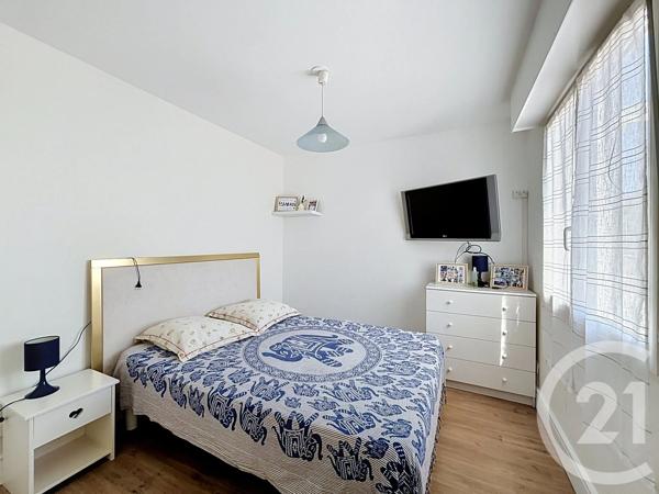 Appartement F4 à vendre  4 pièces - 79,57 m 2   COMBS LA VILLE  - 77