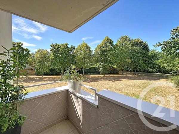 Appartement F4 à vendre  4 pièces - 79,57 m 2   COMBS LA VILLE  - 77