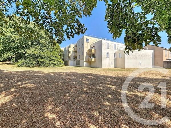 Appartement F4 à vendre  4 pièces - 79,57 m 2   COMBS LA VILLE  - 77