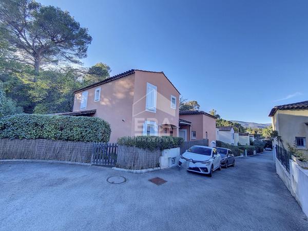 Maison individuelle dans hameaux 89m² + garage - VALBONNE