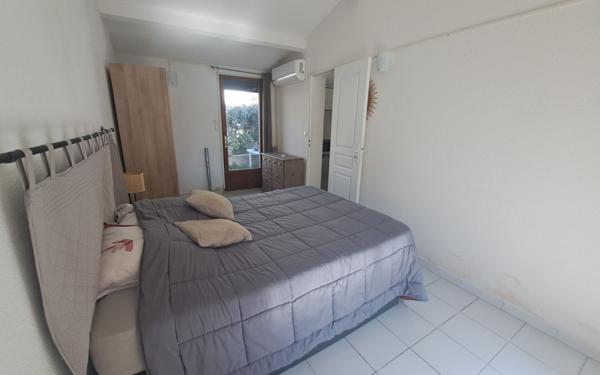 Maison à vendre    2 pièces •  Gruissan