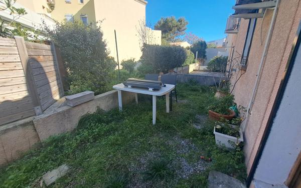 Maison à vendre    2 pièces •  Gruissan