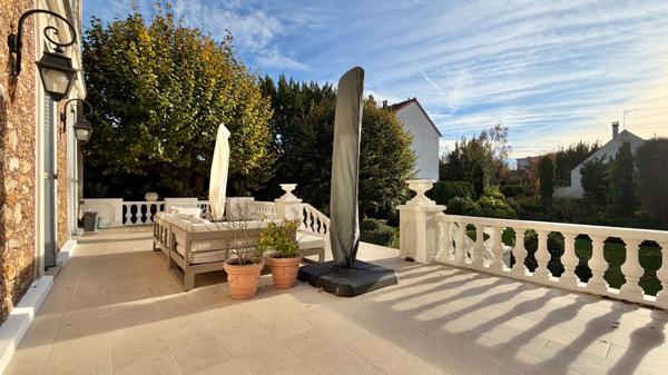 Maison Corbeil Essonnes 8 pièce(s) 209 m2