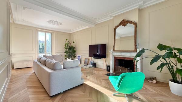 Maison Corbeil Essonnes 8 pièce(s) 209 m2