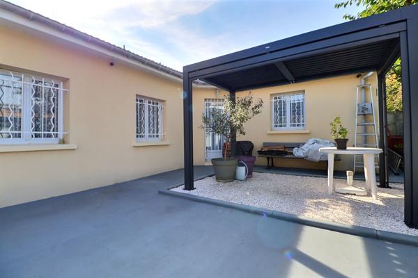 Maison Stains 2 pièce(s) 70 m2 + JARDIN + DEPENDANCE