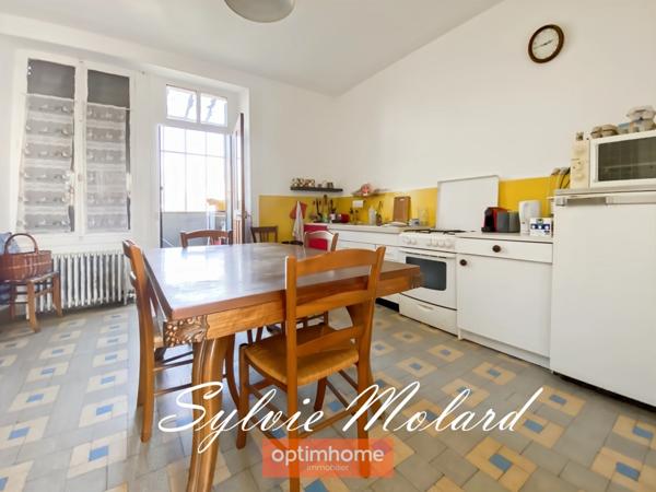 maison familiale de 146m2 - 6 pièces - jardin - fort potentiel de rénovation - Dole