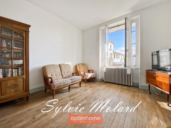 maison familiale de 146m2 - 6 pièces - jardin - fort potentiel de rénovation - Dole