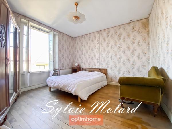 maison familiale de 146m2 - 6 pièces - jardin - fort potentiel de rénovation - Dole