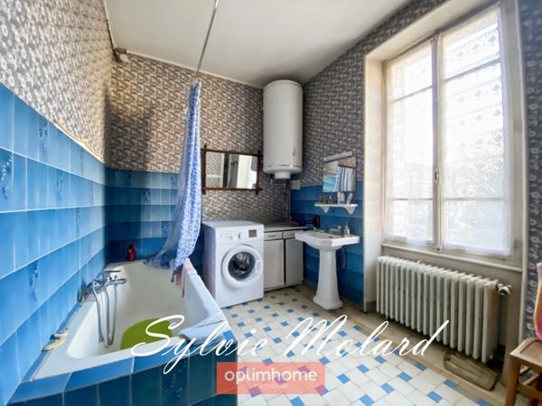 maison familiale de 146m2 - 6 pièces - jardin - fort potentiel de rénovation - Dole