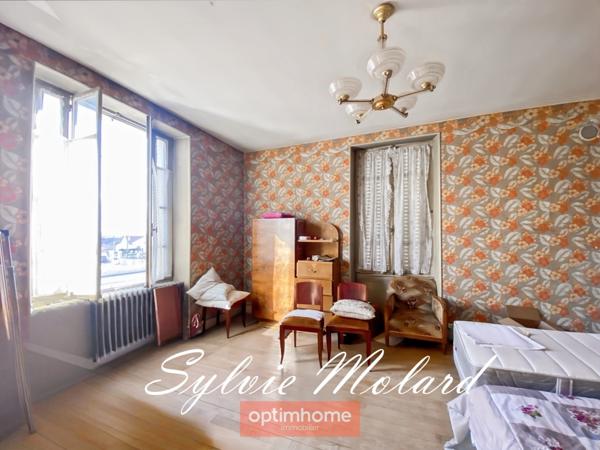 maison familiale de 146m2 - 6 pièces - jardin - fort potentiel de rénovation - Dole