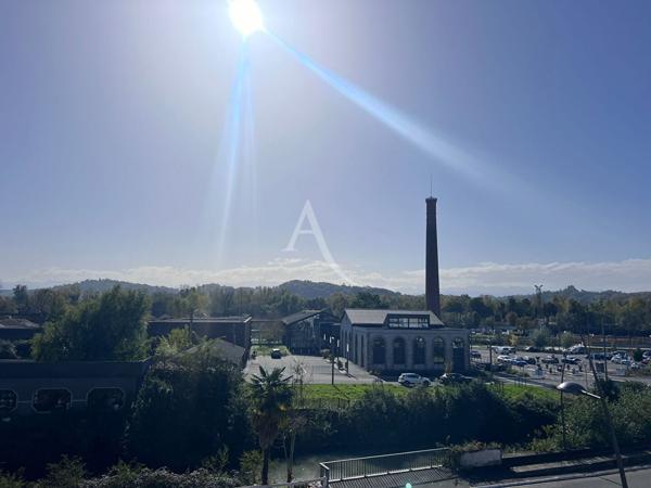 Spécial investisseurs appartement Pau 4 pièce(s) 84 m2 Parking et cave