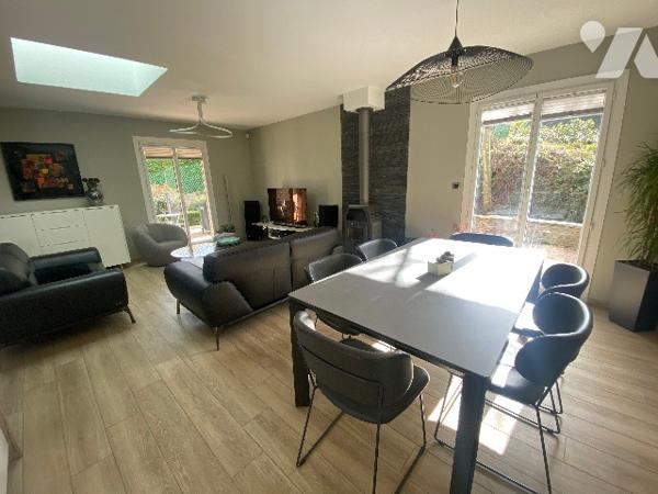 Villa de 90m² de plain pieds sur le terrain plus sous sol semi-enterré