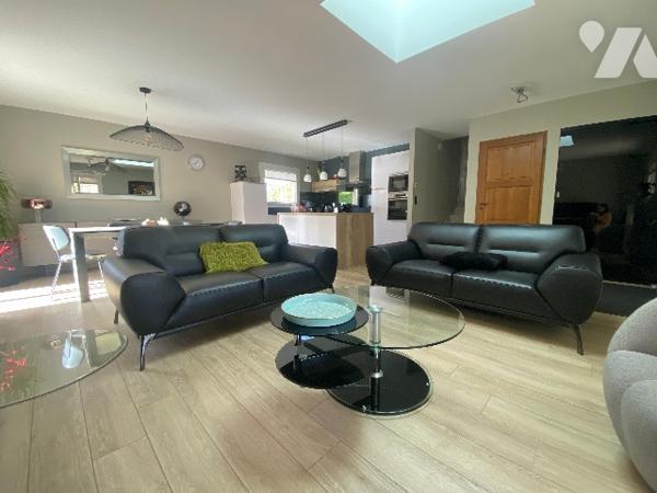 Villa de 90m² de plain pieds sur le terrain plus sous sol semi-enterré