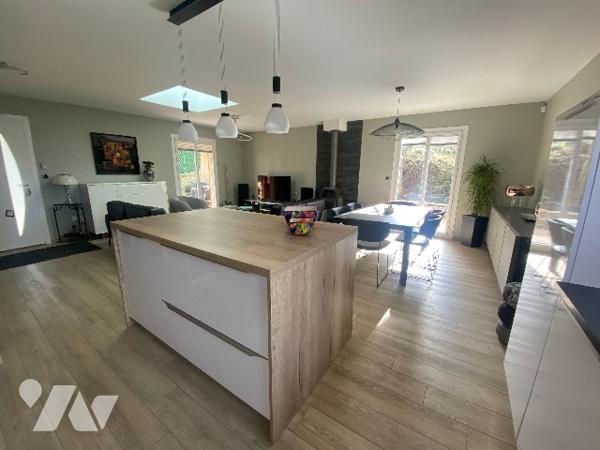 Villa de 90m² de plain pieds sur le terrain plus sous sol semi-enterré