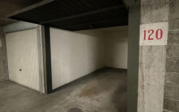 Stationnement à vendre