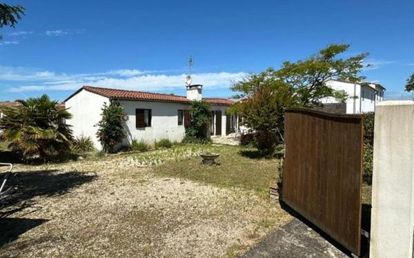 Maison à vendre    5 pièces •  Le Bois-Plage-en-Ré