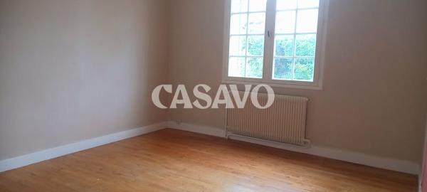 Vente Maison 6 pièces de 140m² - 33570 Montagne