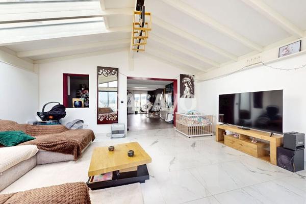 Vente Maison 5 pièces de 122m² - 77124 Villenoy