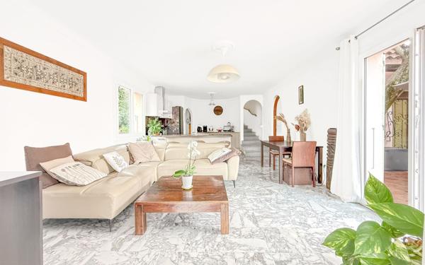 Maison à vendre    4 pièces •  Blausasc