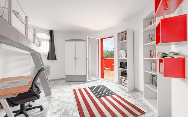 Maison à vendre    4 pièces •  Blausasc