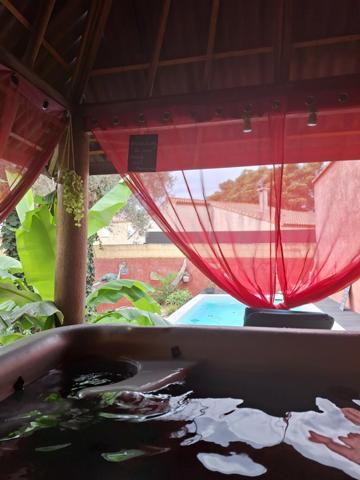 Propriete à vendre 14 pièces AUBORD (30)