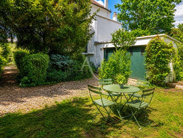 ** Coup de coeur ** RER A à pied | Jardin | Sous-sol TOTAL