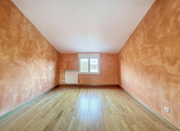 Maison familiale 160 m2 avec piscine et garage