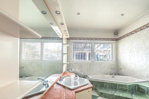 Aix-en-Provence, Maison 8 Chambres -  389 m² à vendre