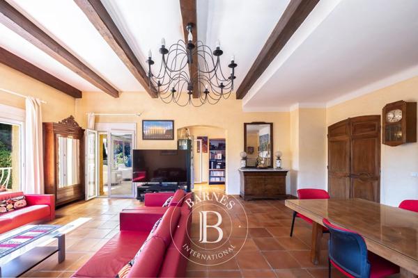 Aix-en-Provence, Maison 8 Chambres -  389 m² à vendre