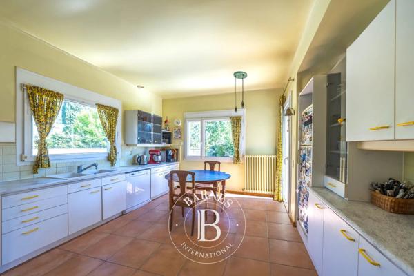 Aix-en-Provence, Maison 8 Chambres -  389 m² à vendre