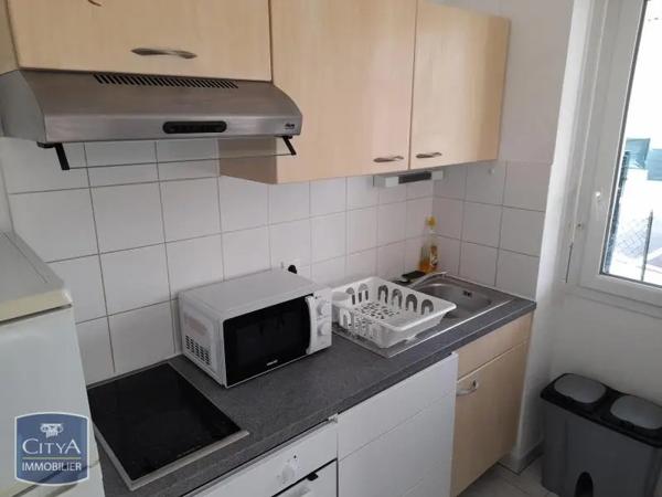 Appartement à louer 2 pièces 40.69m² Carcassonne (11000)