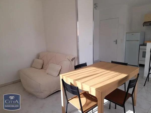 Appartement à louer 2 pièces 40.69m² Carcassonne (11000)