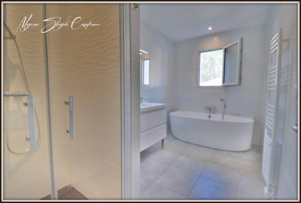 VILLA D'ARCHITECTE DE PLAIN PIED à vendre 6 pièces (40) DE 135 M² ENTRE FORET ET OCEAN