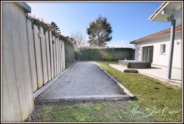 VILLA D'ARCHITECTE DE PLAIN PIED à vendre 6 pièces (40) DE 135 M² ENTRE FORET ET OCEAN