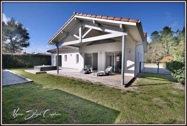 VILLA D'ARCHITECTE DE PLAIN PIED à vendre 6 pièces (40) DE 135 M² ENTRE FORET ET OCEAN