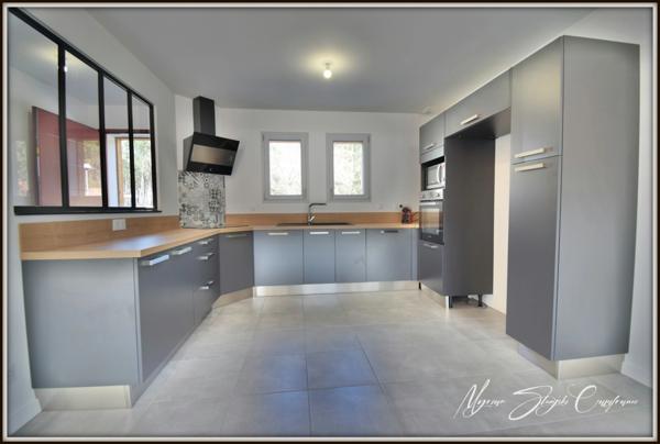 VILLA D'ARCHITECTE DE PLAIN PIED à vendre 6 pièces (40) DE 135 M² ENTRE FORET ET OCEAN