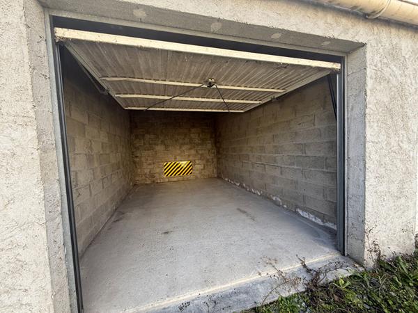 Parking / box Saint Nazaire 15 m2,  
Saint nazaire 44600