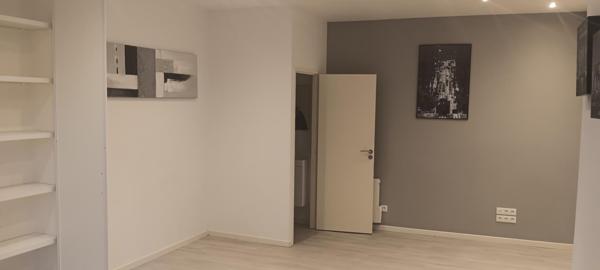 Rodez (Boulevard Laromiguière), Local commercial 34 m² environ, proche commerces et services