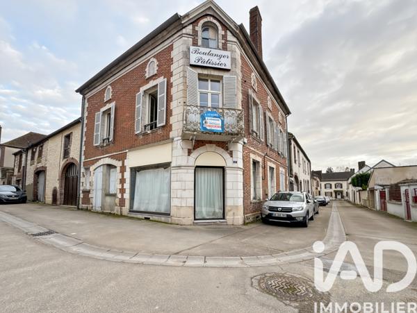 Immeuble à vendre 158 m² Montholon