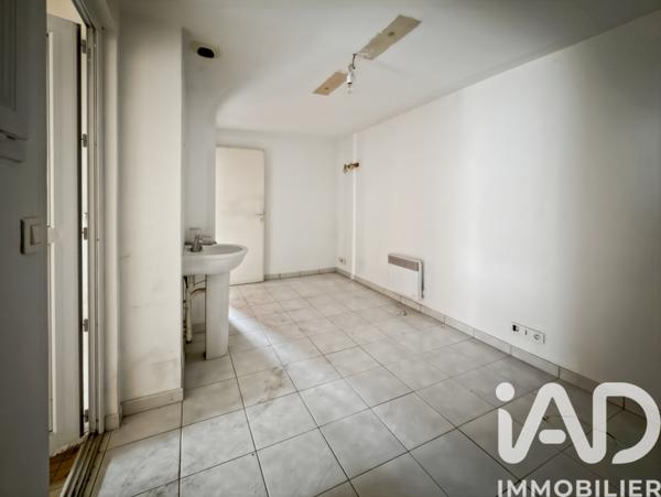 Immeuble à vendre 158 m² Montholon