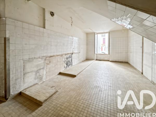 Immeuble à vendre 158 m² Montholon