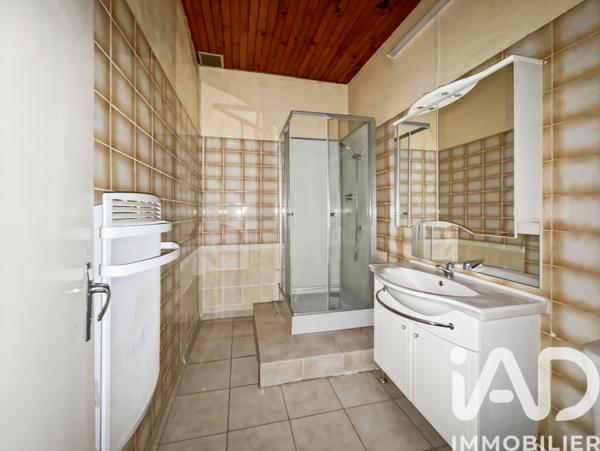 Immeuble à vendre 158 m² Montholon