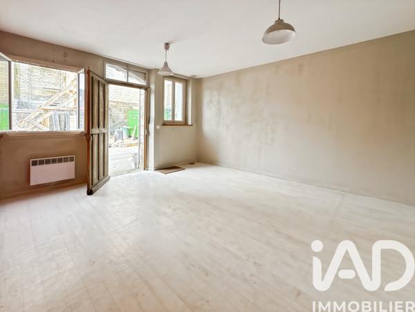 Immeuble à vendre 158 m² Montholon