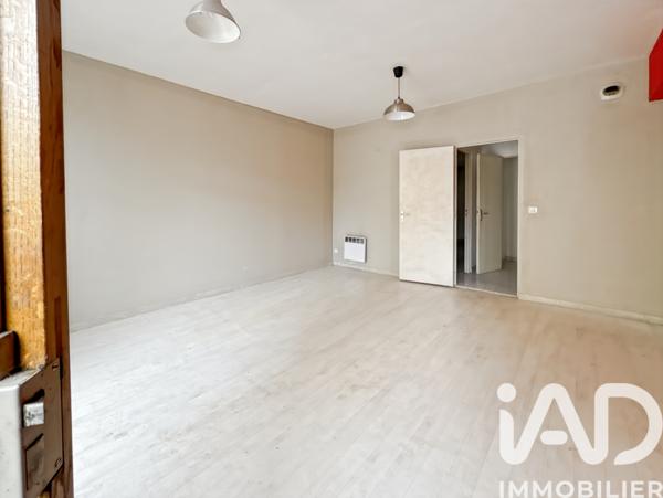 Immeuble à vendre 158 m² Montholon