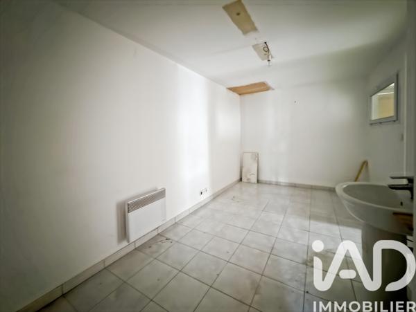 Immeuble à vendre 158 m² Montholon