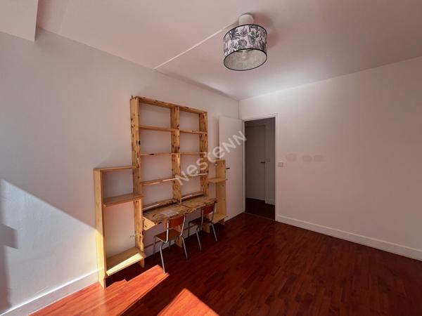Puteaux : Puteaux Appartement 3 pièces lumineux de 61m² avec Balcon, cave et Parking