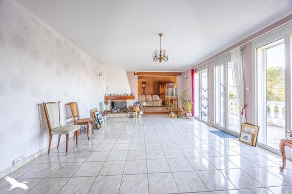 Maison à vendre |  Surgères |  7 pièces | 176 m²